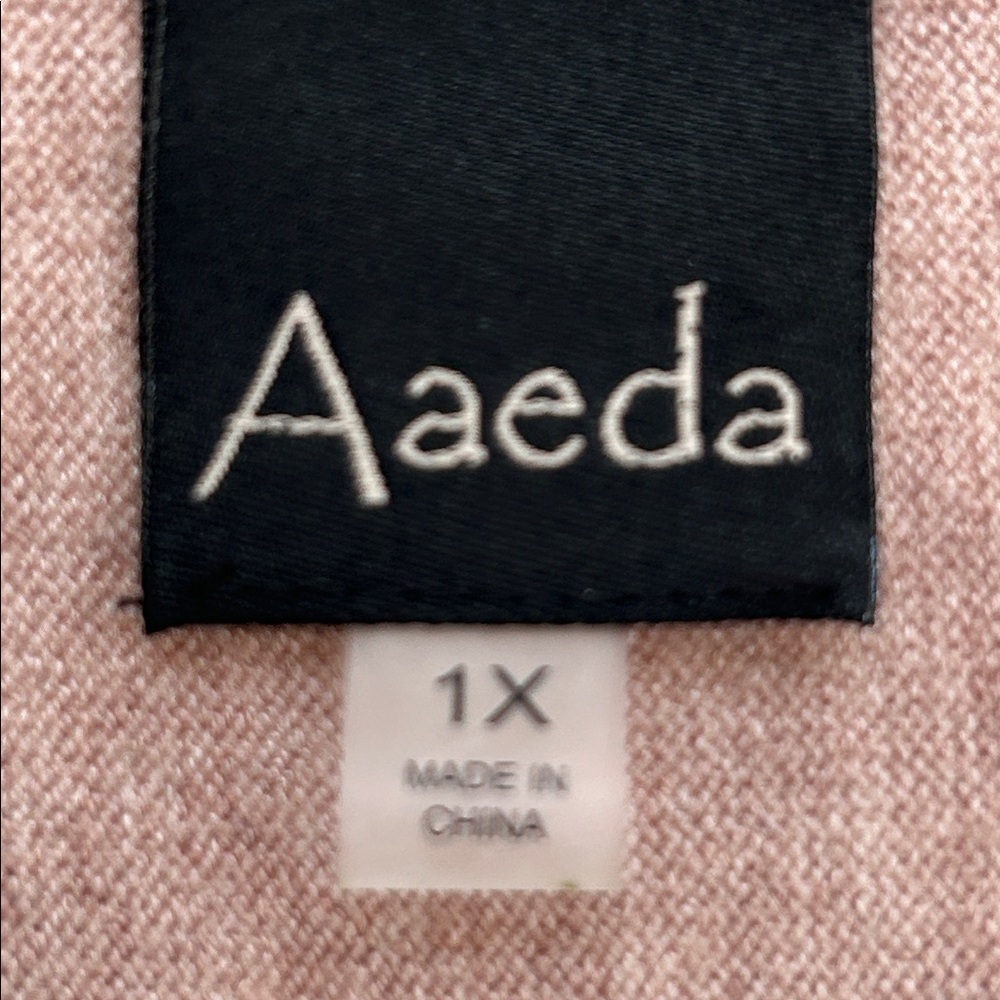 Aaeda  Pink Floral Women's Sweater 1X - Picture 3 of 6